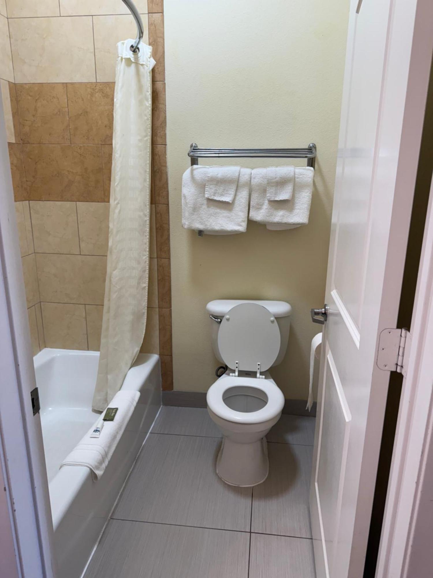 Pittsburg Executive Inn And Suites المظهر الخارجي الصورة